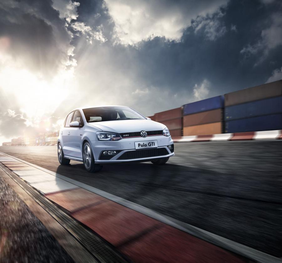  Volkswagen Polo GTi 2015 года  (CN) (фото 8 из 11)